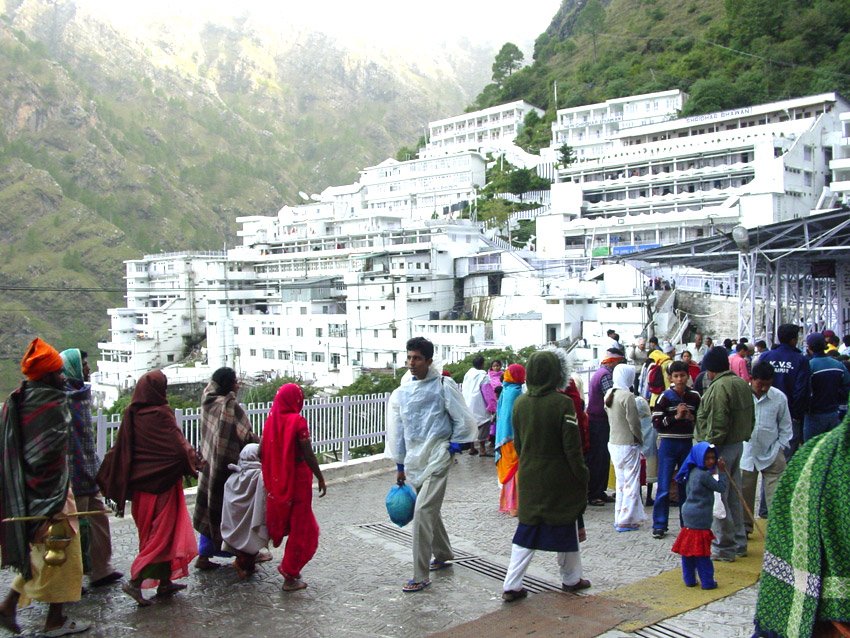 Kashmir tour package with Katra Vaisno Devi- 6N/7D